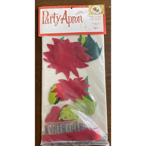 𝅺VINTAGE Allied Felt Corporation Christmas felt party apron kit